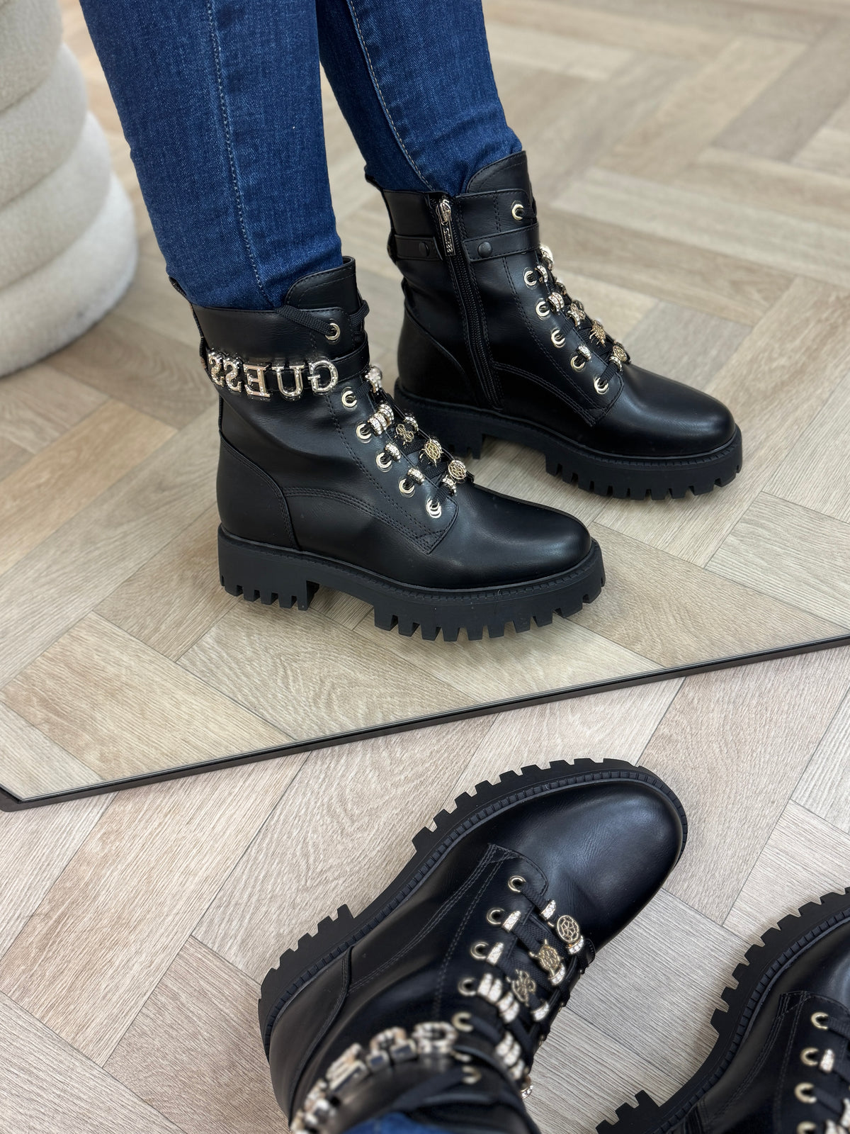 Boots Ficki Black Guess 1437