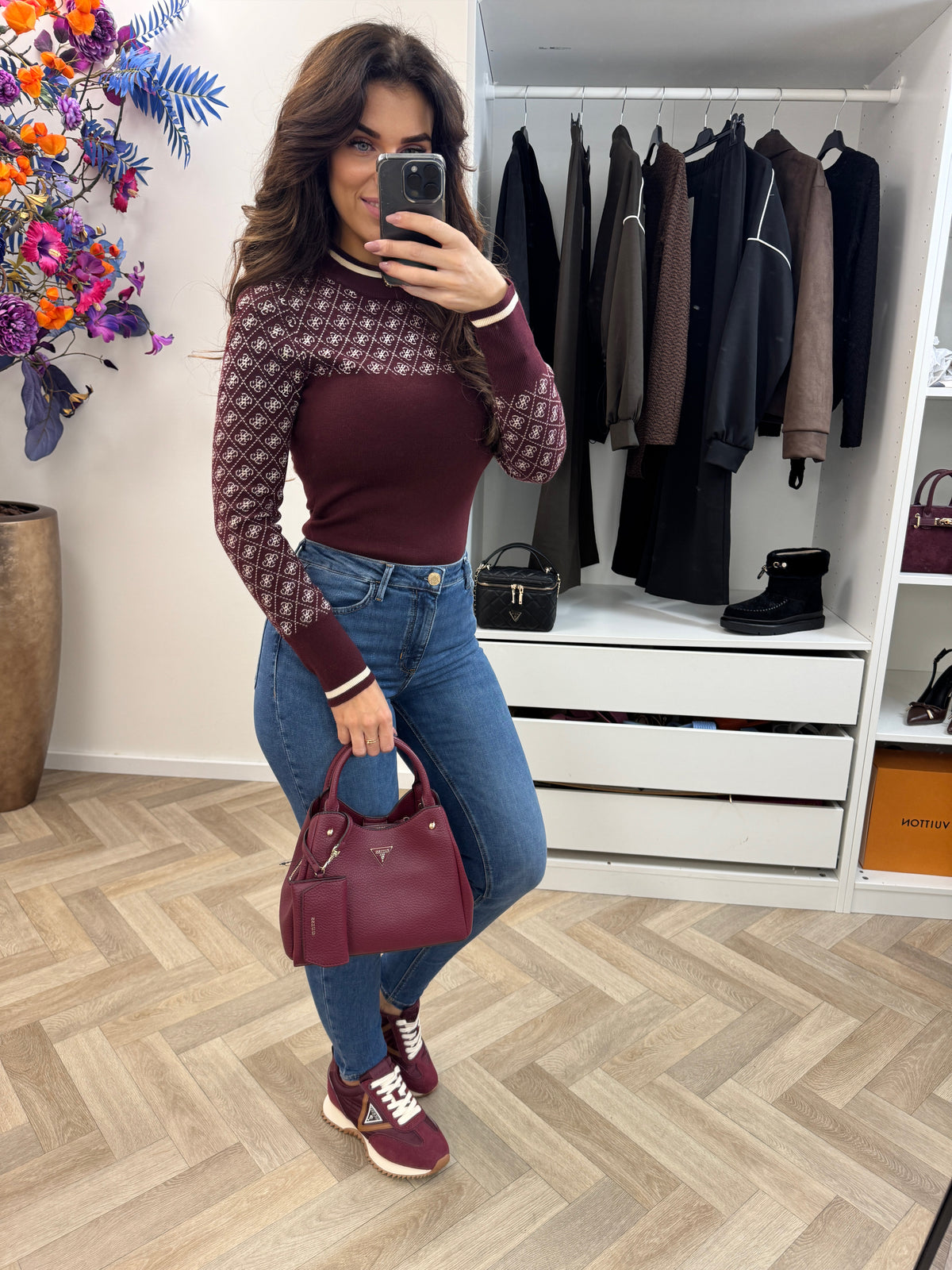 Top Aubrey Logo Wine Guess 1362