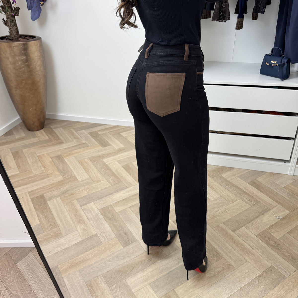 Straight Jeans Suede Pocket Black MG-1411