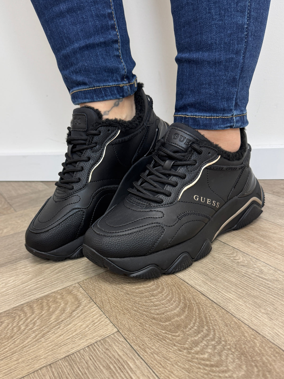 Sneakers Micola Black Guess 1487