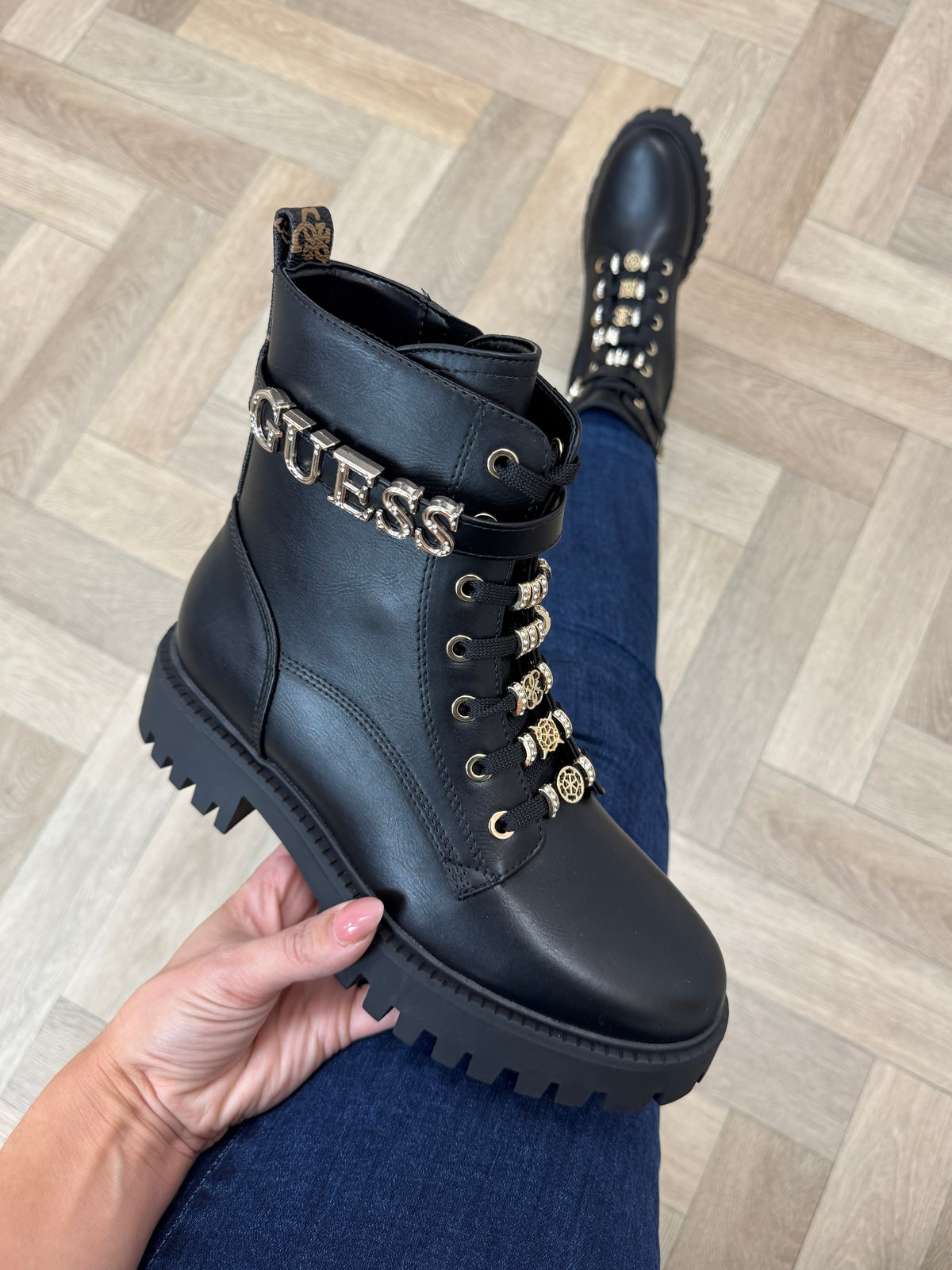Boots Ficki Black Guess 1437