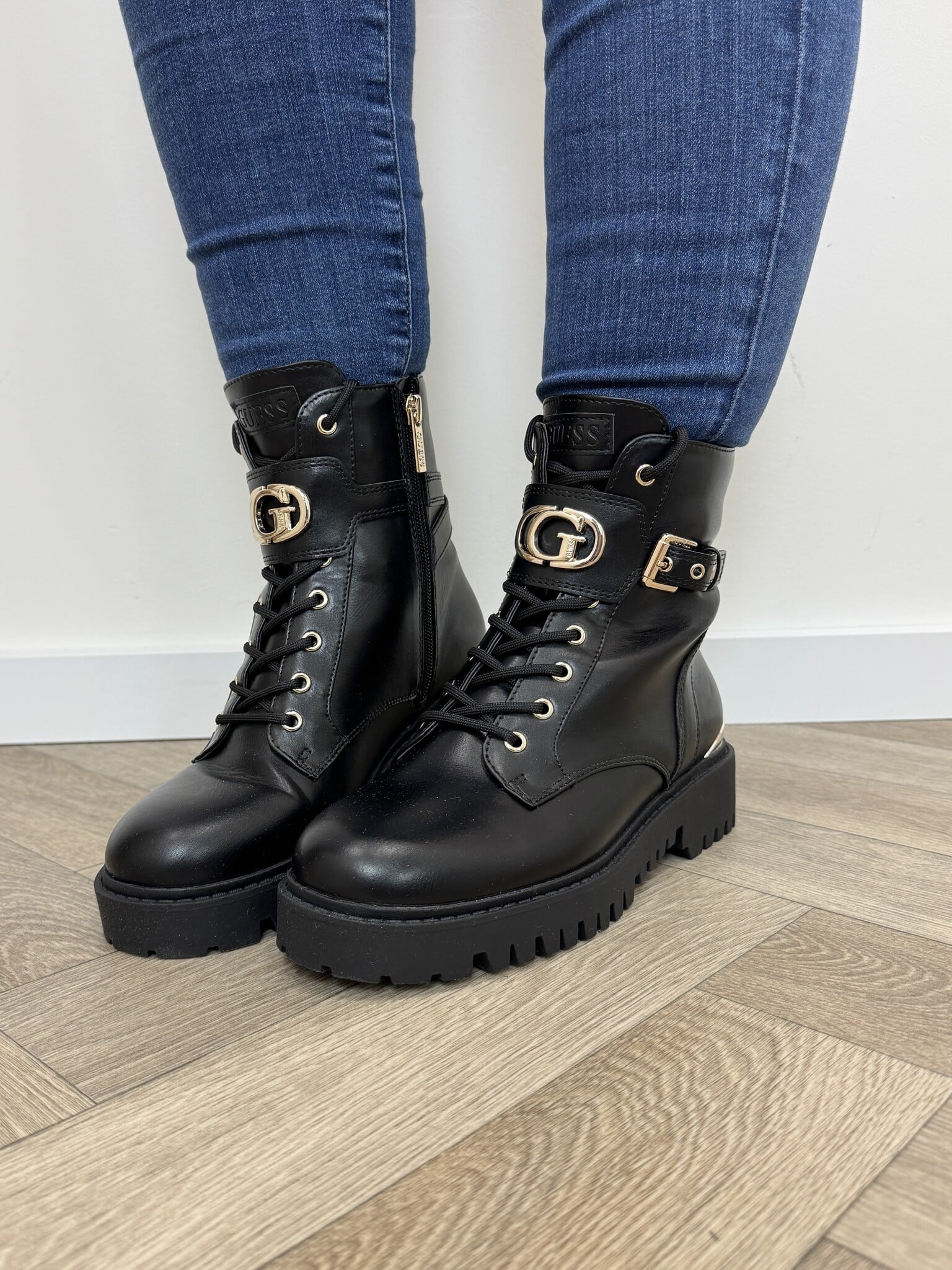 Boots Olanna Black Guess 1440