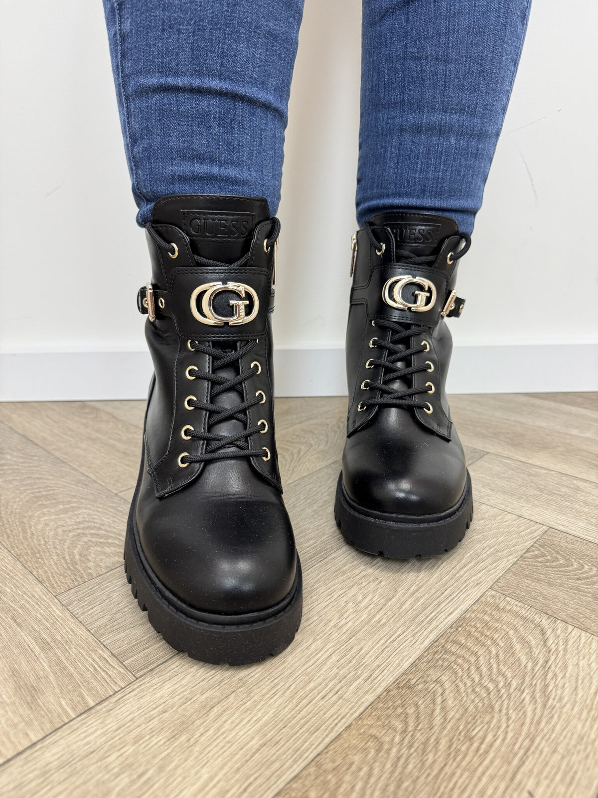 Boots Olanna Black Guess 1440