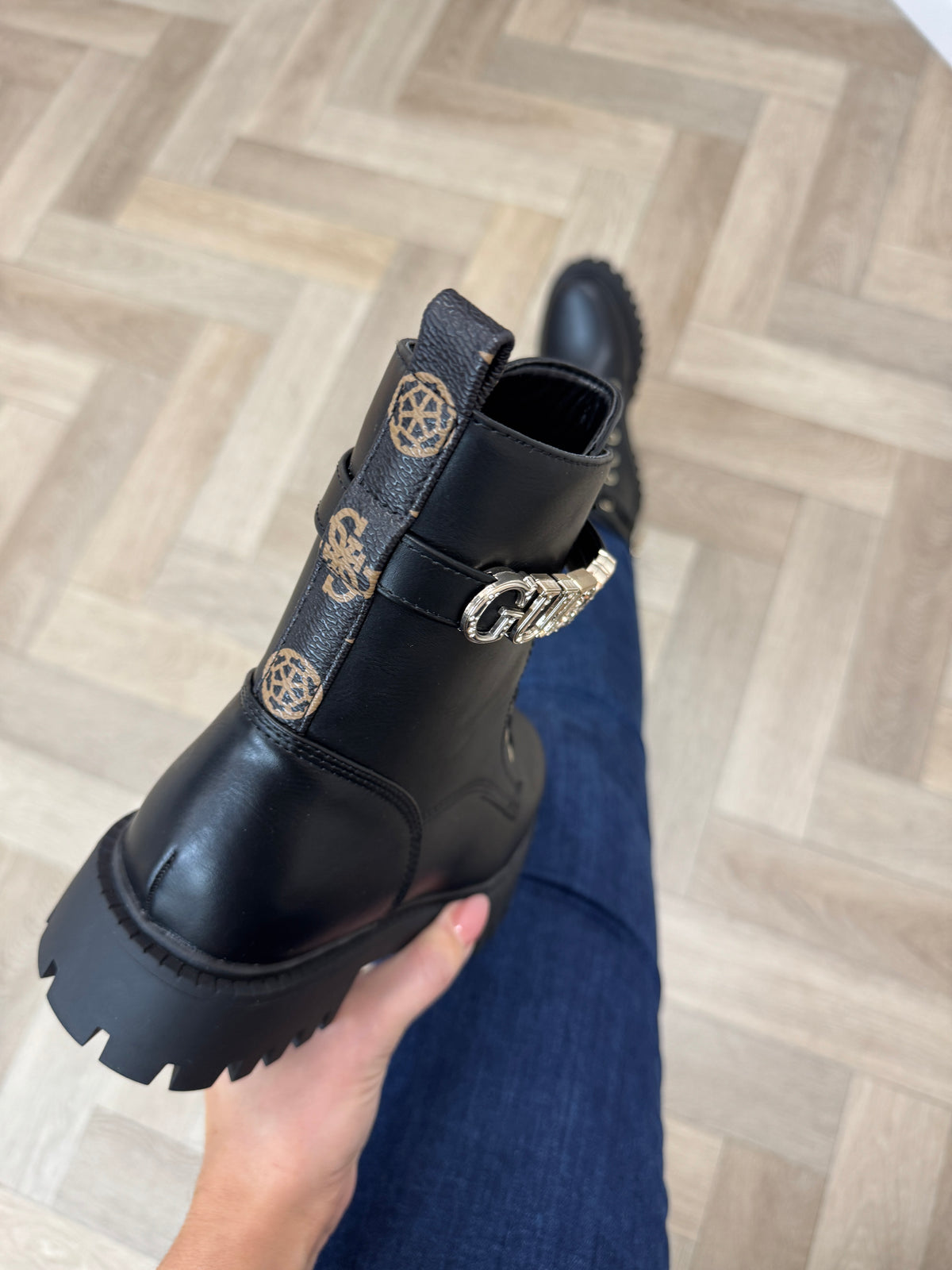 Boots Ficki Black Guess 1437