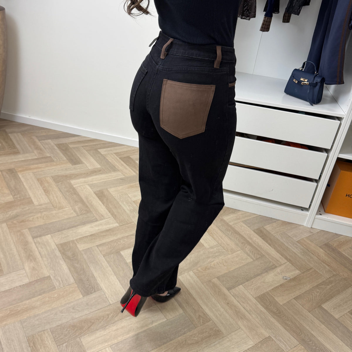 Straight Jeans Suede Pocket Black MG-1411