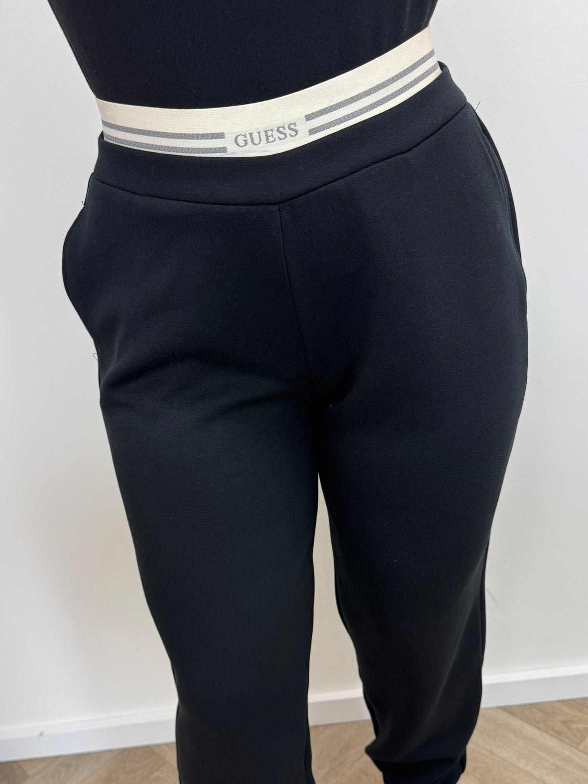 Jogger Briana Black Guess 1391