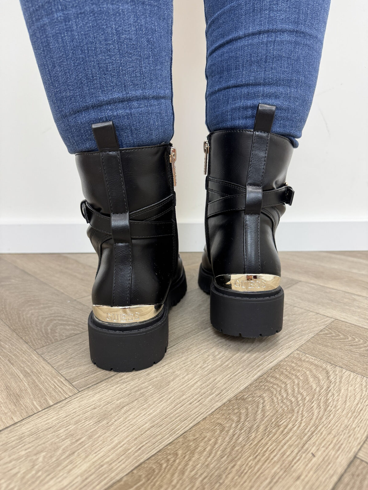 Boots Olanna Black Guess 1440