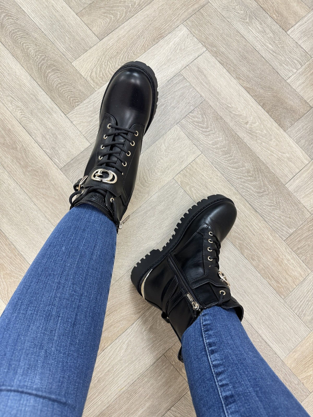 Boots Olanna Black Guess 1440